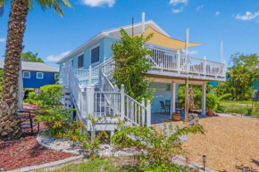 Charming and Cozy, Beachfront, water view - Lazy Daze - Roelens
